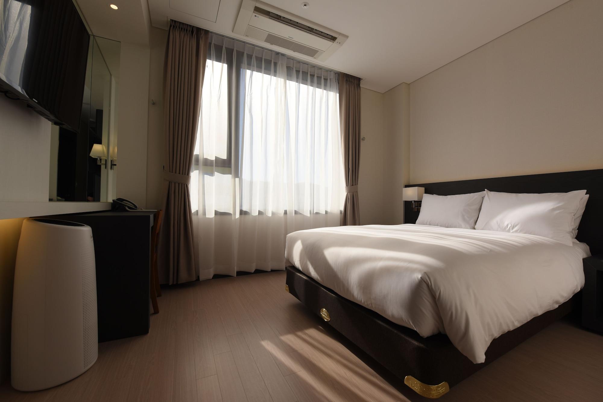 Geoje Artnouveau Suite Hotel Exterior photo