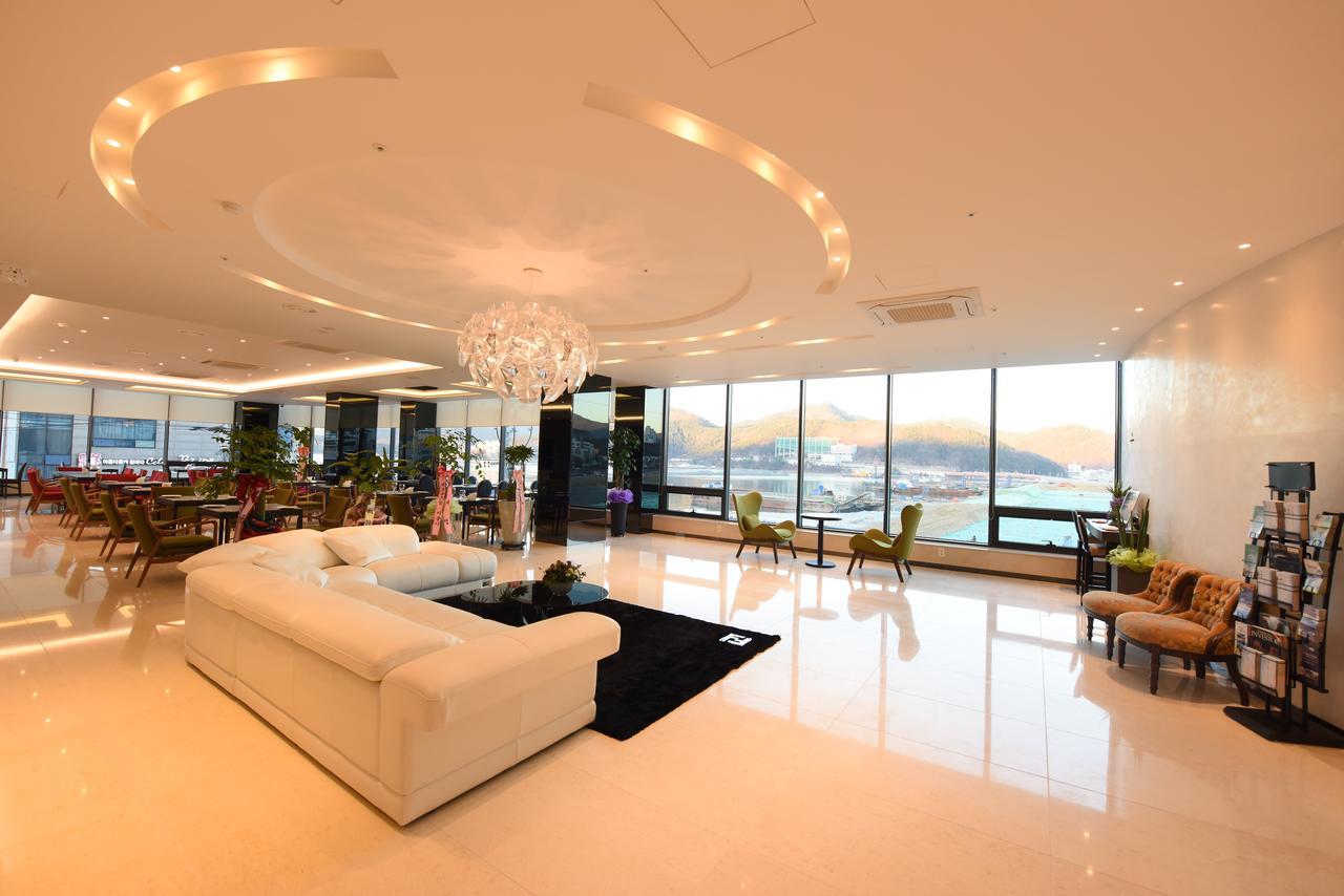 Geoje Artnouveau Suite Hotel Exterior photo