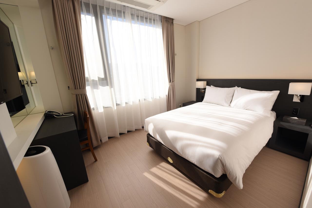Geoje Artnouveau Suite Hotel Exterior photo