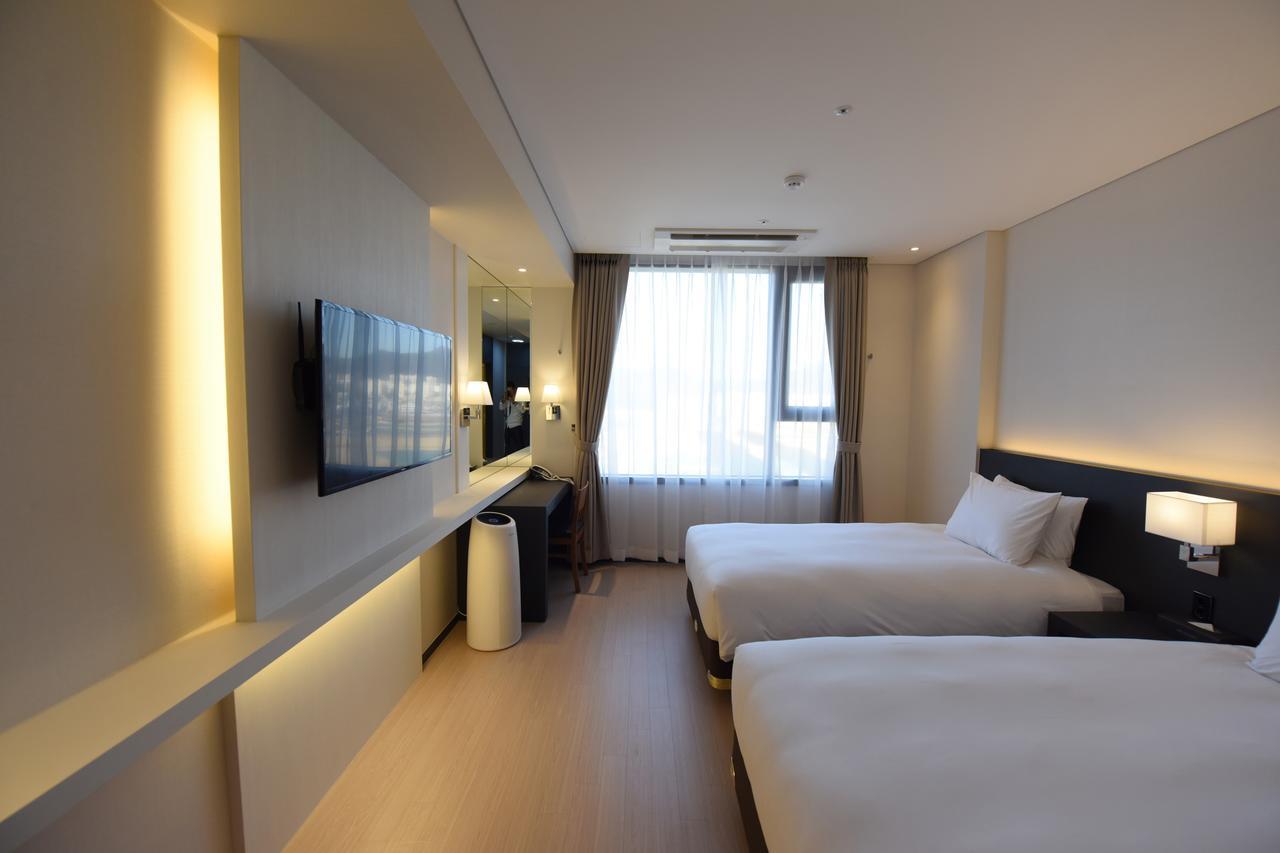Geoje Artnouveau Suite Hotel Exterior photo