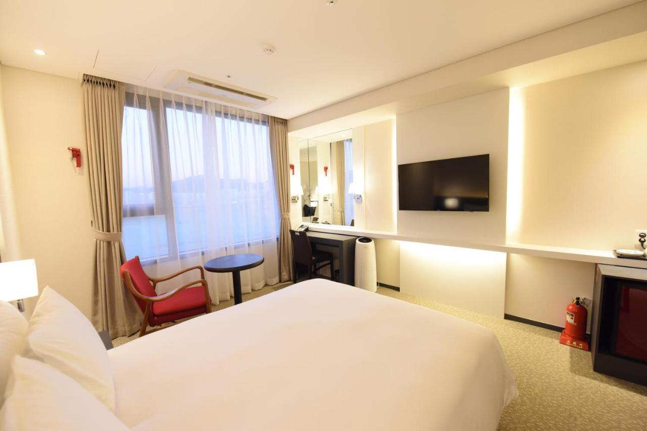 Geoje Artnouveau Suite Hotel Exterior photo